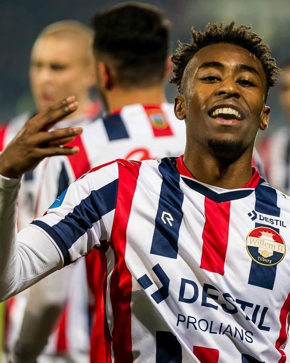 中心的A 中心的A